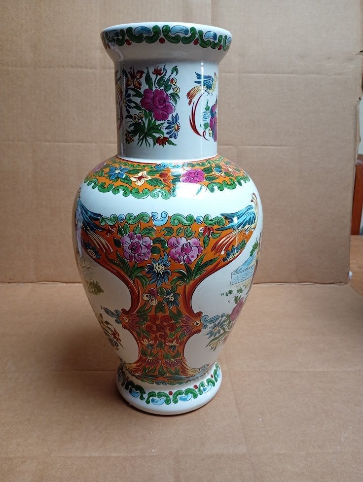 Kleurrijke vintage Chinese vaas in Canton / Macau stijl, Antiek en Kunst, Antiek | Vazen, Ophalen of Verzenden