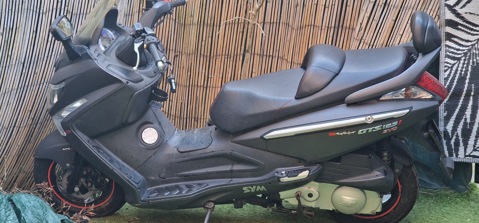 Prachtige Sym 125cc EVO met rode i ,bj 2015 km9200 TopMoto, Fietsen en Brommers, Zo goed als nieuw, Benzine, 125 cc, Ophalen of Verzenden
