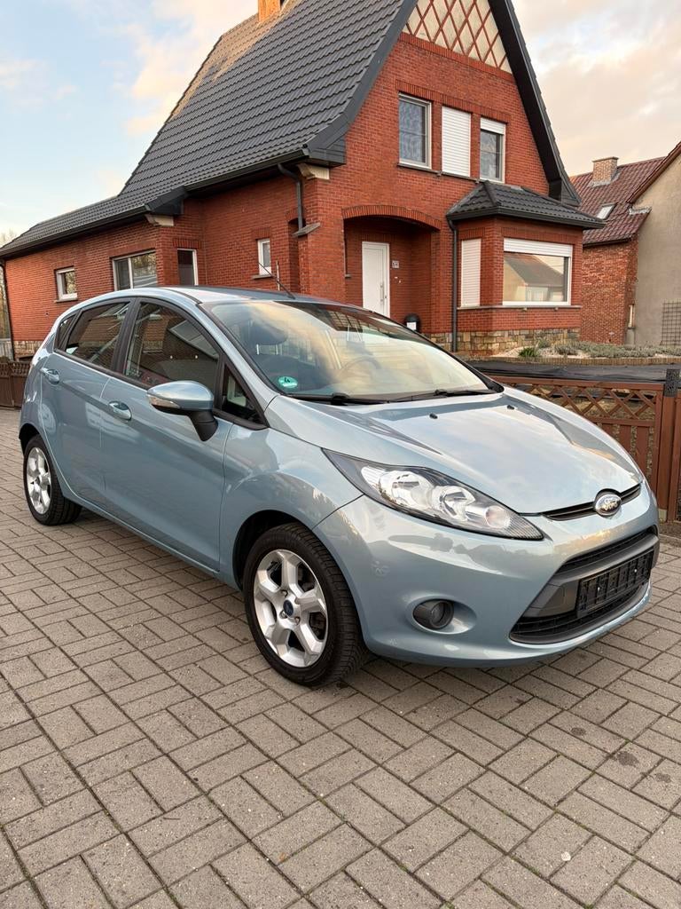 Ford fiesta 1.2 benzine met airco  Al gekeurd voor verkoop, Auto's, Bedrijf, Handgeschakeld, 5 deurs, Fiësta