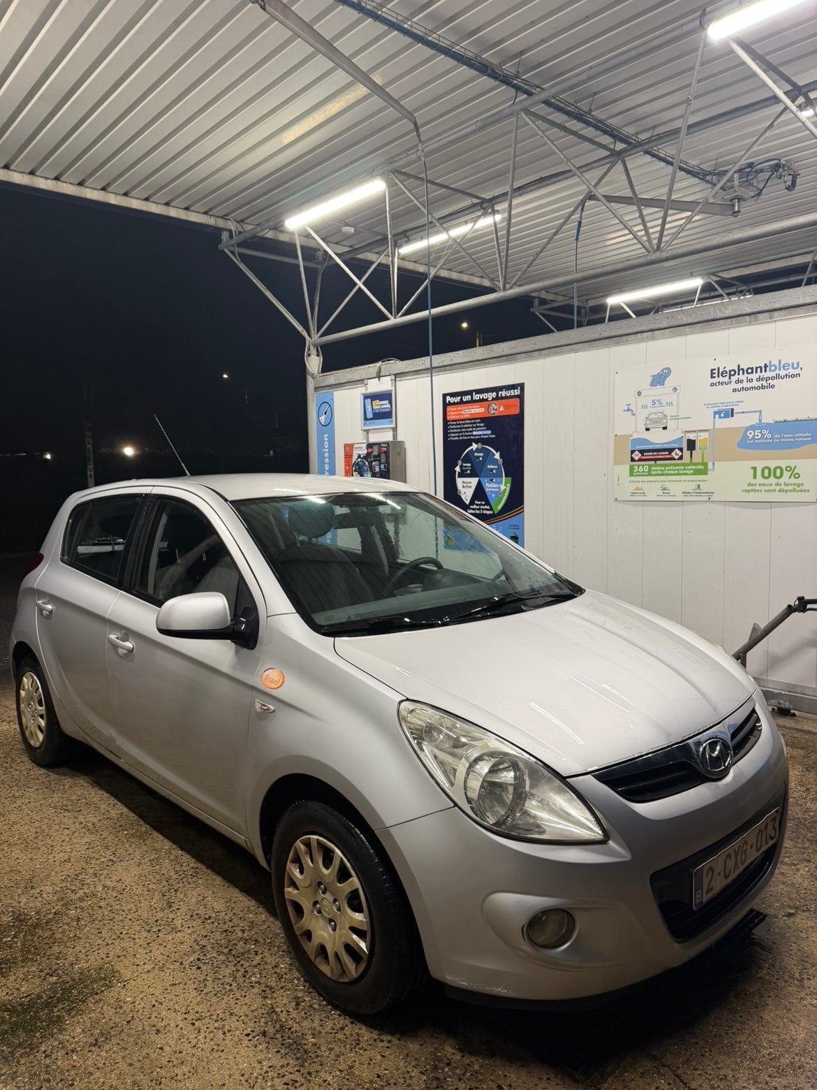 Hyundai i20 1400cc diesel, Autos, Argent ou Gris, Achat, Noir, 5 portes