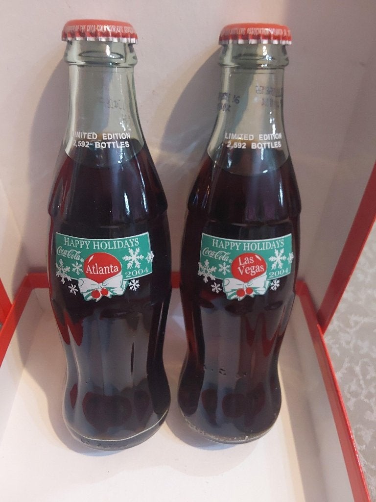 Coca Cola flessen set Las Vegas en Atlanta Happy Holidays, Enlèvement ou Envoi