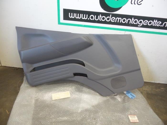 Portierbekleding 2Deurs links van een Mitsubishi Canter (Can, Auto-onderdelen, Interieur en Bekleding, Mitsubishi, Nieuw, Ophalen of Verzenden