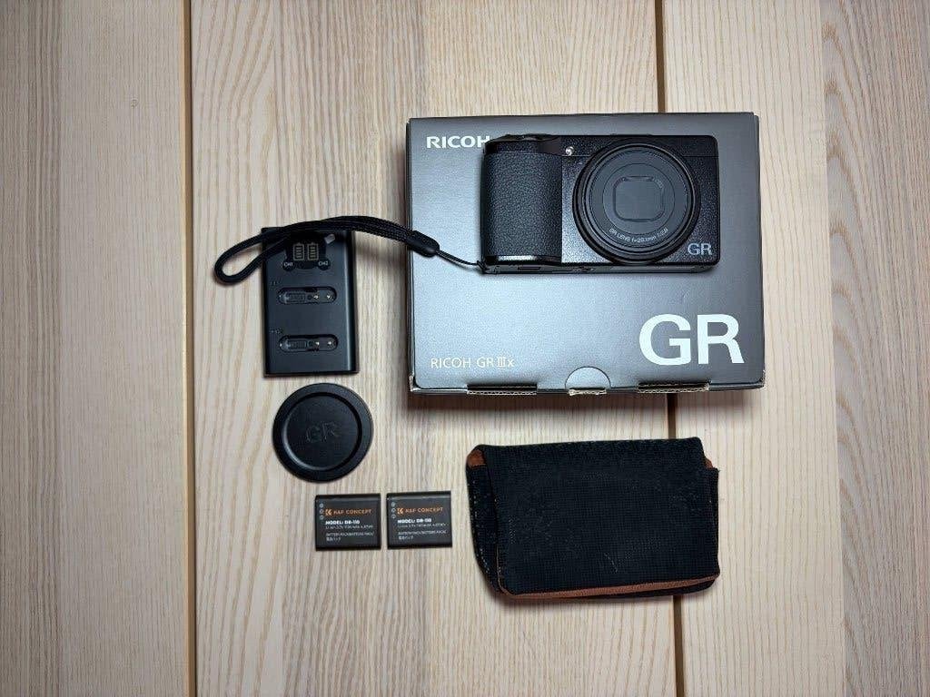 Ricoh GR IIIX / Ricoh GRIIIX / Ricoh GRIII X + extra, TV, Hi-fi & Vidéo, Appareils photo numériques, Enlèvement ou Envoi, Écran tactile