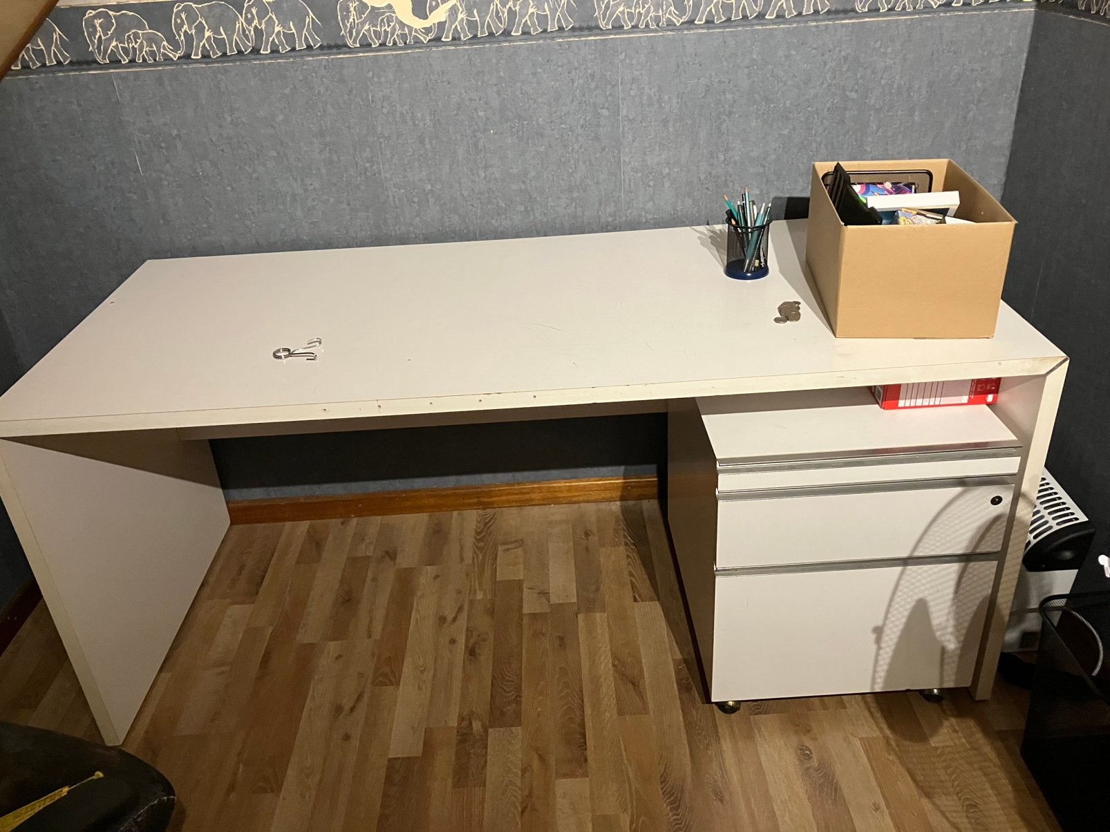Witte bureau / gratis, Ophalen, Gebruikt, Wit