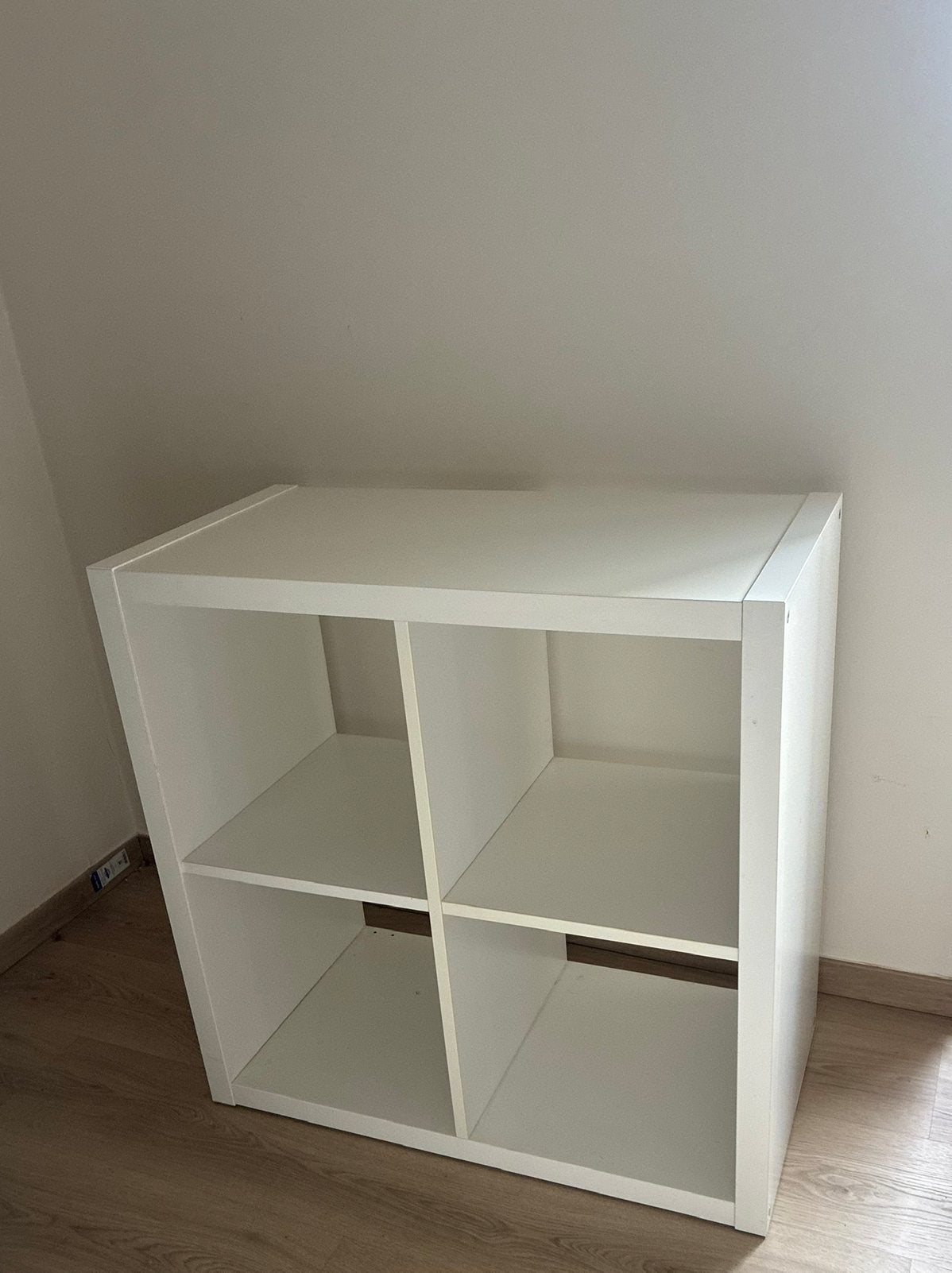 Open Kallax kast -wit in goede staat evt met zwarte manden, Huis en Inrichting, Ophalen, Met plank(en), 50 tot 100 cm, Zo goed als nieuw