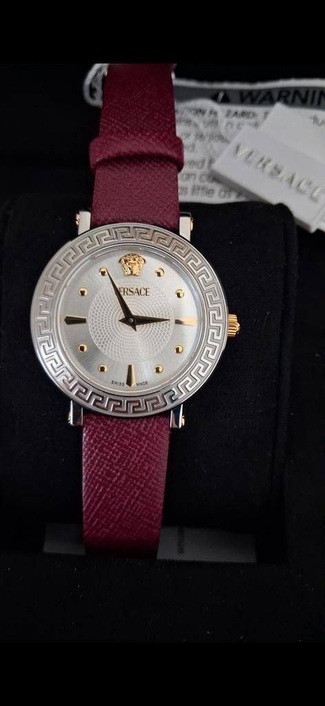 Versace Horloge ,nieuw ,rood leer bandje, Handtassen en Accessoires, Ophalen of Verzenden, Nieuw, Polshorloge