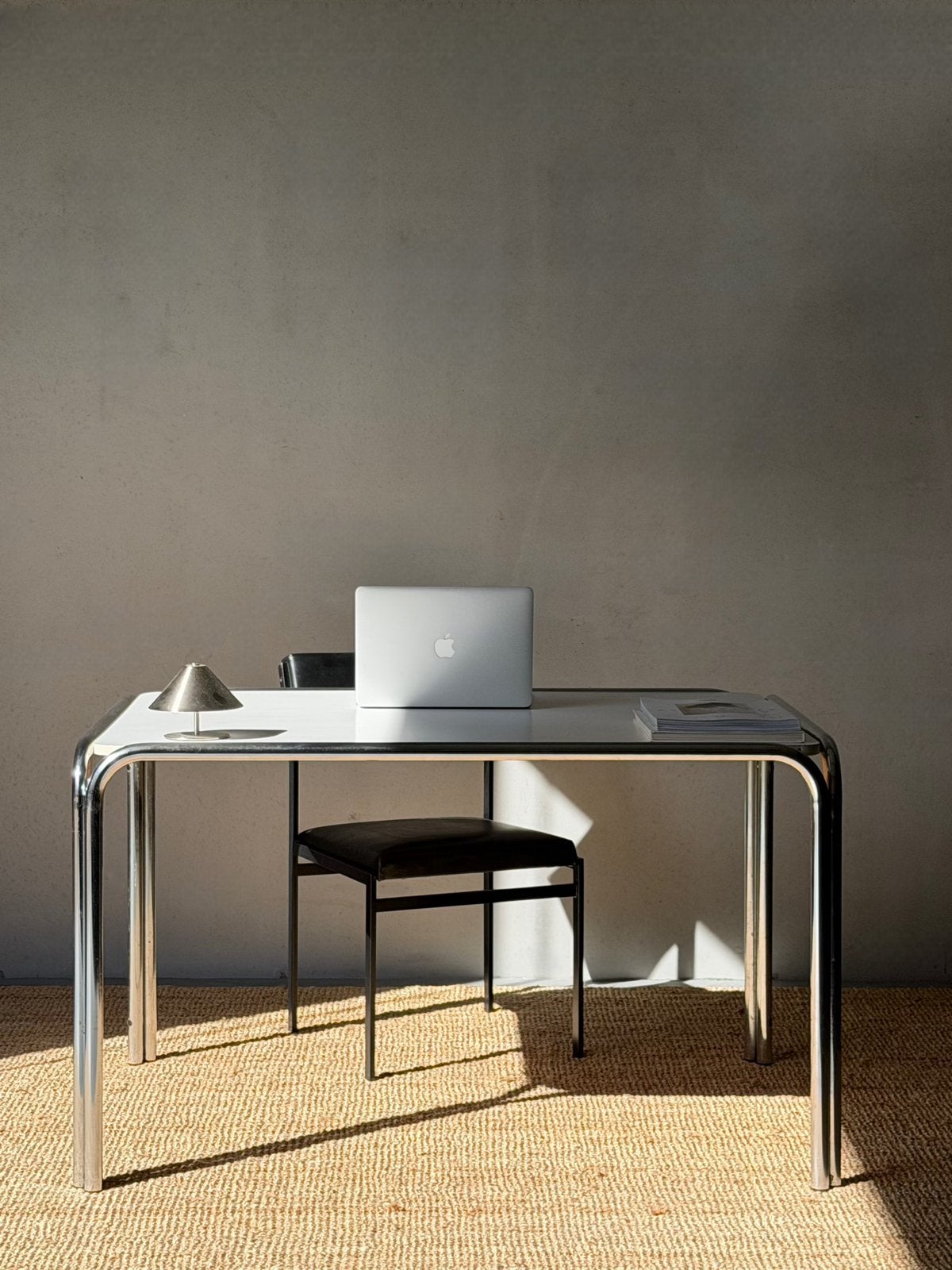 Vintage bauhaus bureau, Huis en Inrichting, Vintage, Ophalen, Zo goed als nieuw, Wit