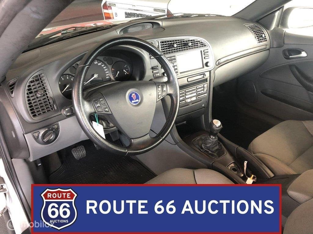 Saab 9-3 Cabriolet Linear | 2004 | Route 66 Auctions, Auto's, Saab, Gebruikt, Zwart, Bedrijf, Handgeschakeld