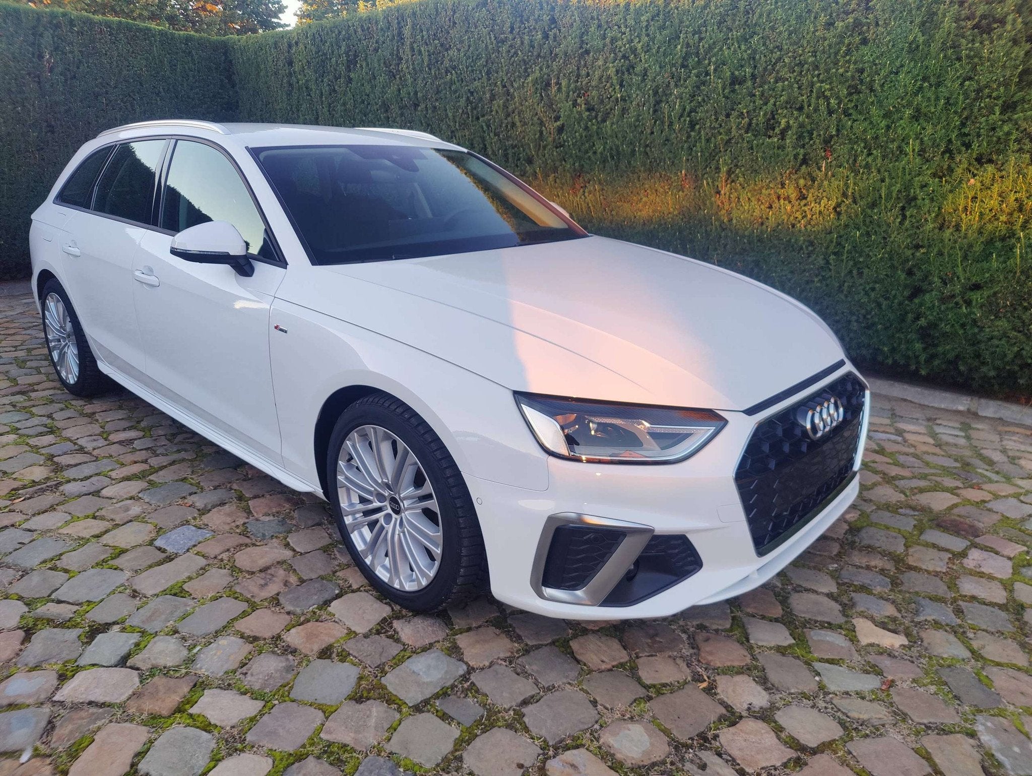 Audi A4 A4 Avant 35 TFSI Sport Edition S line S tronic, Autos, Achat, A4, Noir, 5 portes
