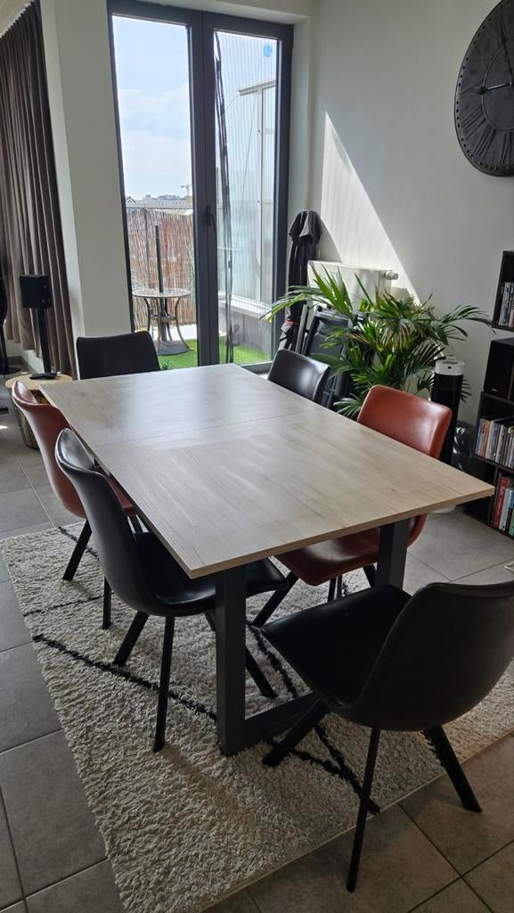 Tafel + 6 stoelen + tapijt., Ophalen