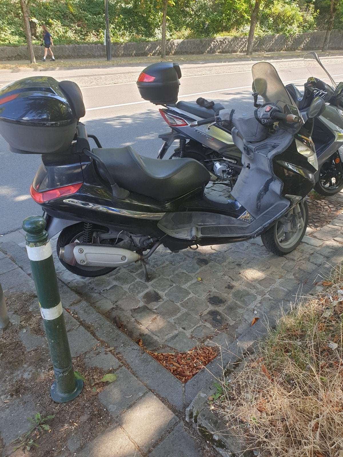 Scooter Piaggio X8 a réparer ou pièces.