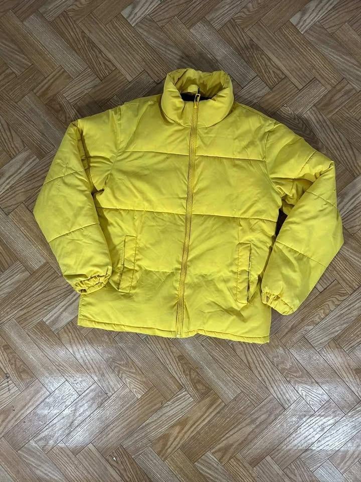 Bershka donsjack, uniseks, maat S, pufferjack, Geel, Zo goed als nieuw, Maat 36 (S), Bershka