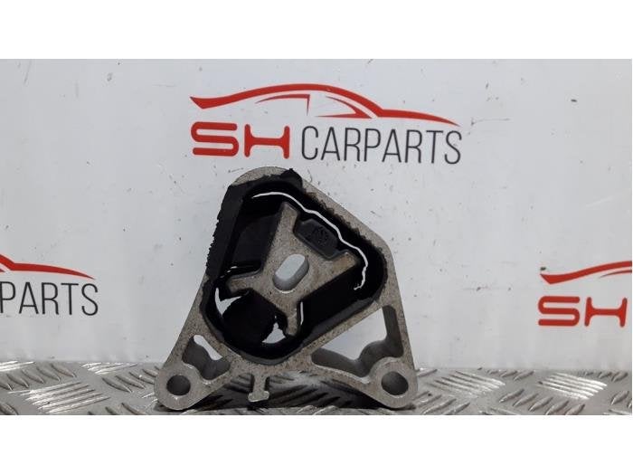 Support (divers) d'un Mercedes CLA, 3 mois de garantie, Utilisé, -, -