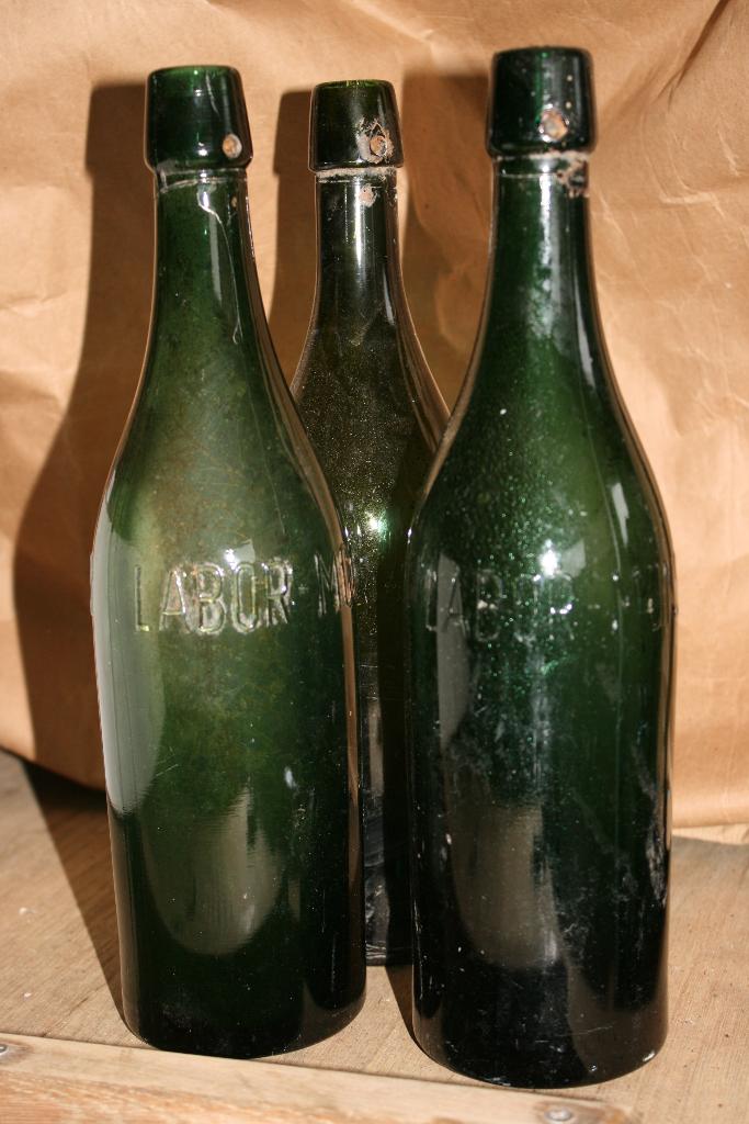 Labor Mons Libération 1945 Bouteille Biere WW2 Bivouac, Enlèvement ou Envoi, Autres