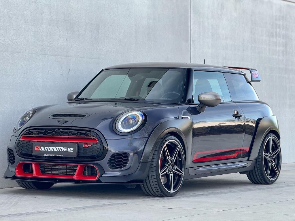 Mini JCW GP3, Auto's, Euro 6, 4 cilinders, https://public.car-pass.be/vhr/5ff4873d-7ffc-4afe-8ad5-ae9b10fdc5ab, Grijs