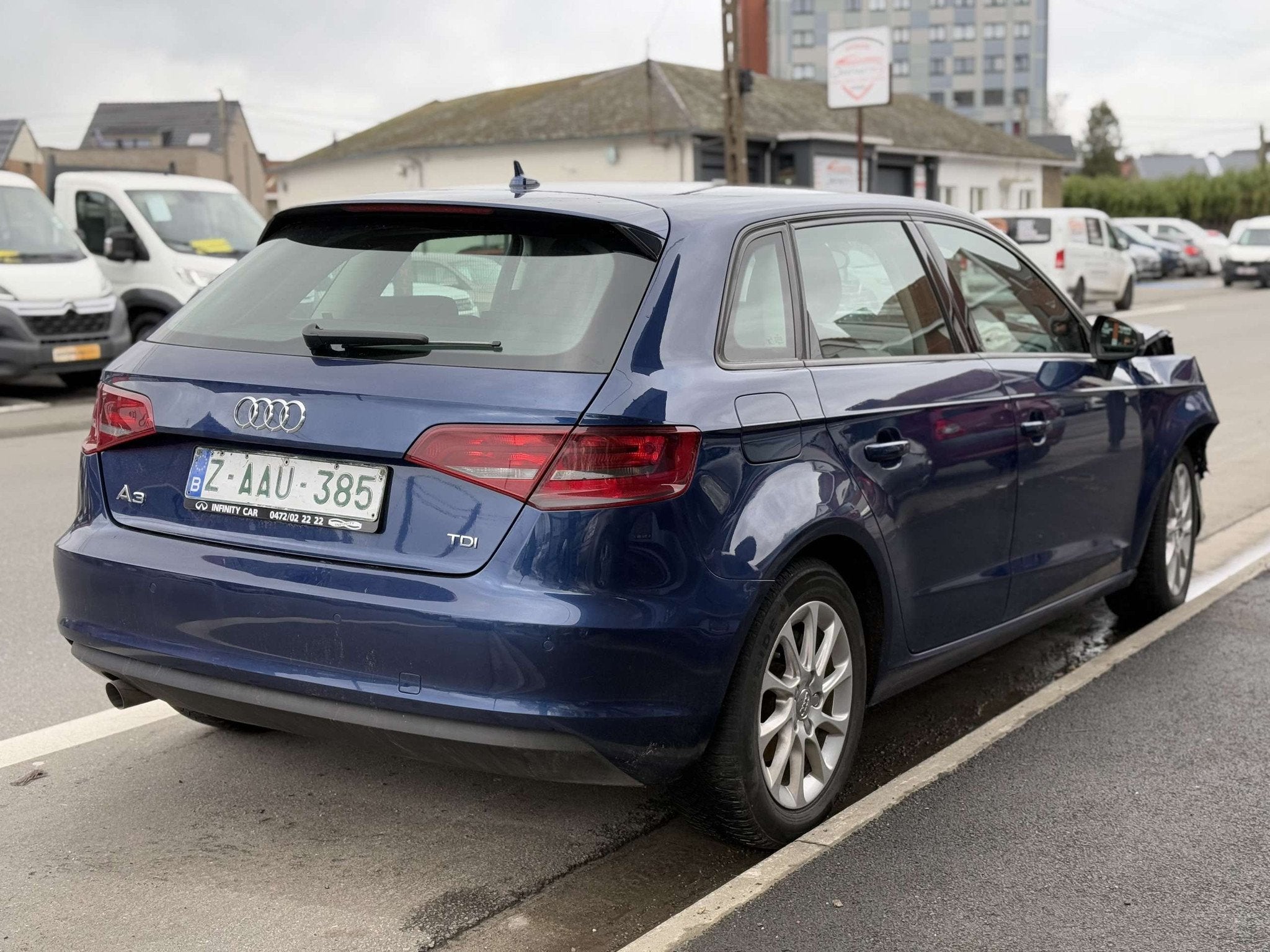 Audi A3 A3 Sportback 1.6 TDi - ACCIDENTE (bj 2014), Auto's, Audi, Bedrijf, Te koop, A3, ABS, Airbags, Airconditioning, Alarm, Automatische klimaatregeling