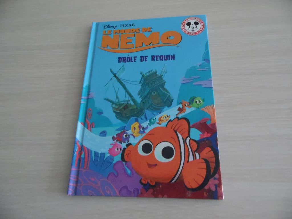 LE MONDE DE NEMO DRÔLE DE REQUIN MICKEY CLUB DU LIVRE, Livres, Garçon ou Fille, Enlèvement ou Envoi, Fiction général, Comme neuf