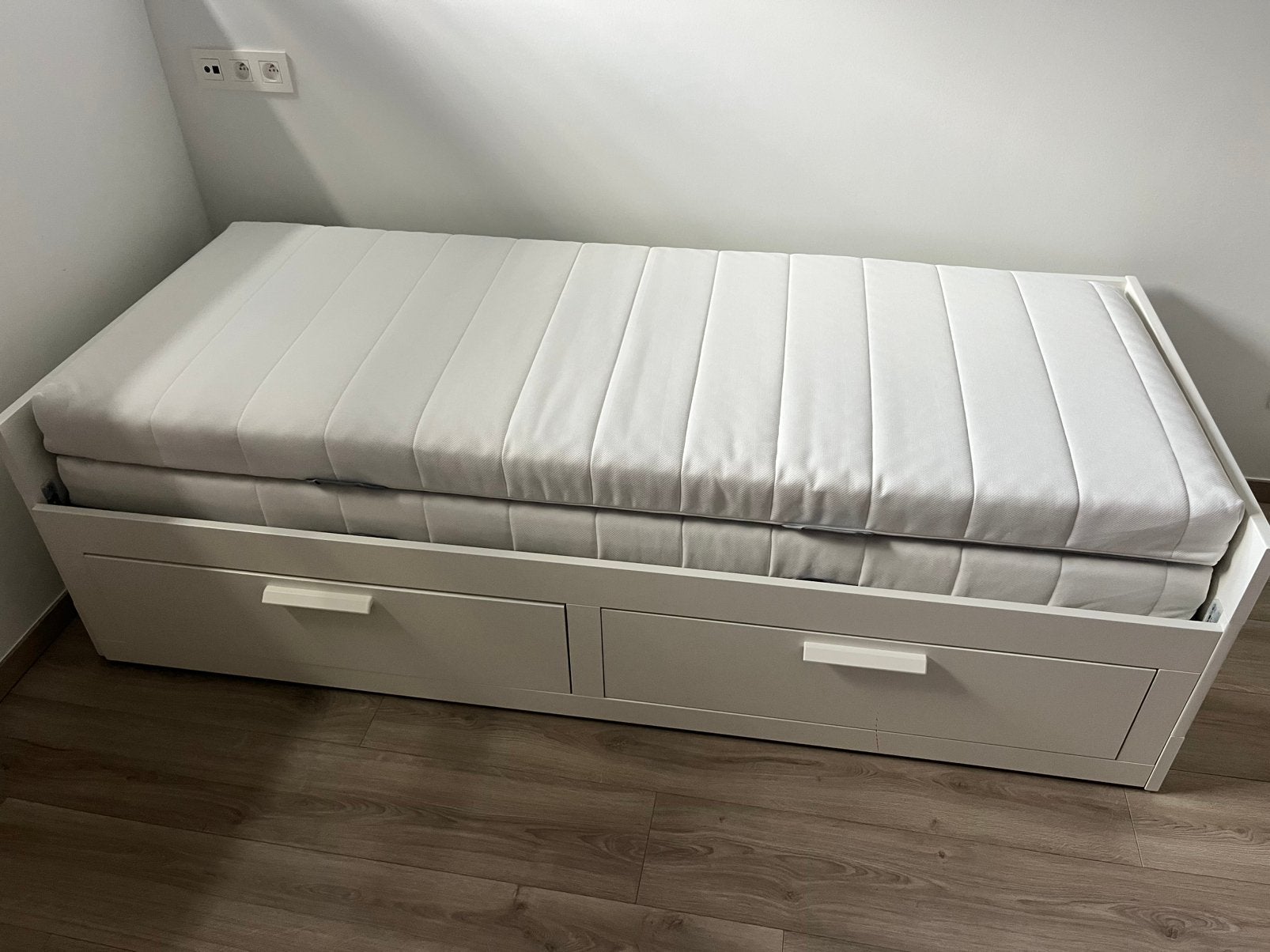 IKEA Brimnes uittrekbaar 80x200cm incl 2x matras, Huis en Inrichting, Ophalen, Zo goed als nieuw, Wit
