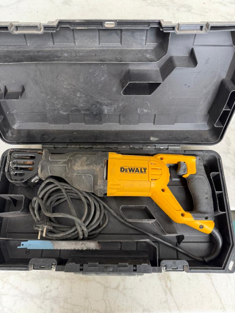 Dewalt scie sabre, Bricolage & Construction, Outillage | Scies mécaniques, Enlèvement, Comme neuf, Scie sabre