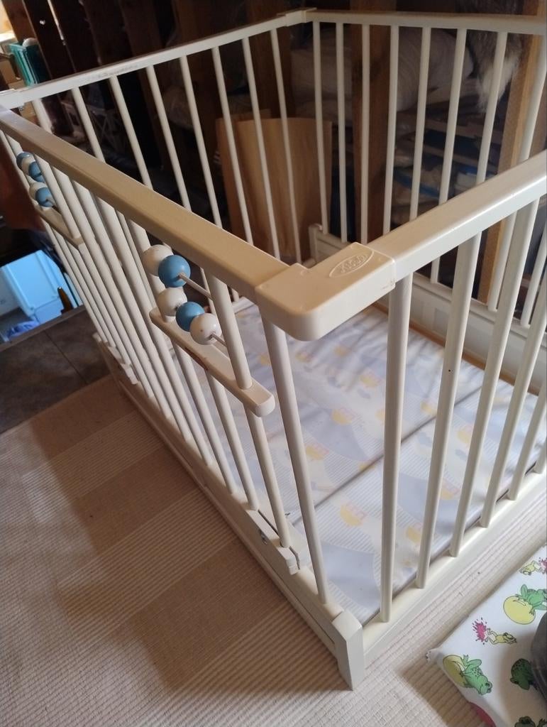 Parc pour bébé ajustable, Enfants & Bébés, Parcs, Enlèvement