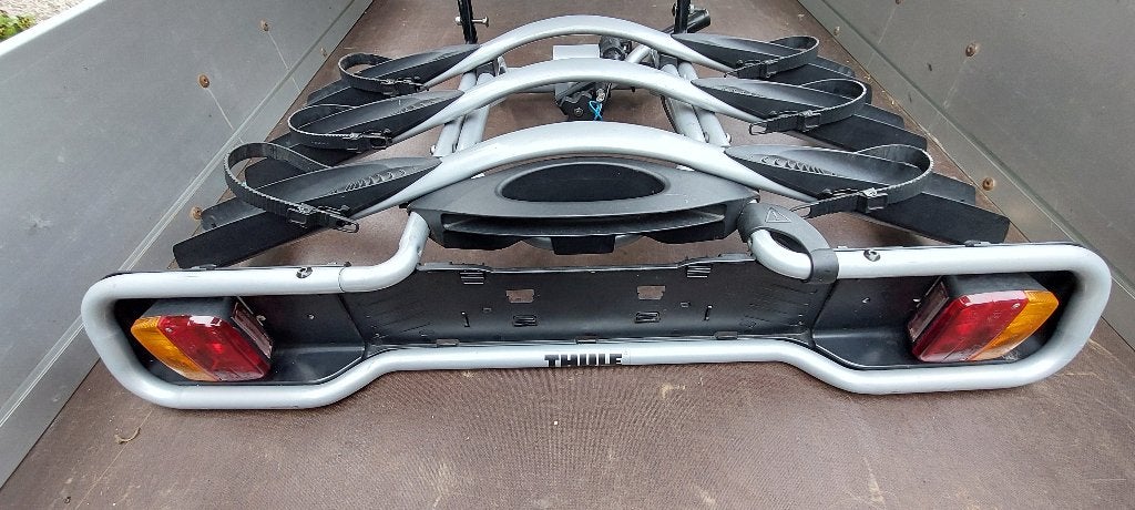 thule fietsrek fietsdrager voor op trekhaak 3 fietsen, Ophalen, 3 fietsen of meer, Zo goed als nieuw, Brede banden