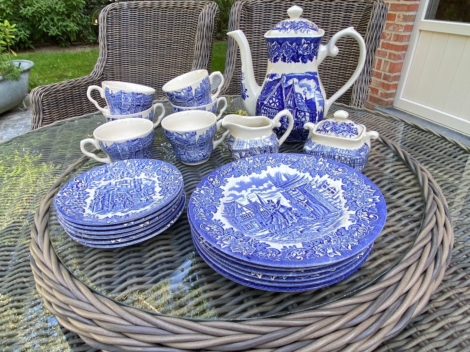 Vintage Dickens Series English Ironstone Tableware, Antiek en Kunst, Antiek | Servies compleet, Ophalen