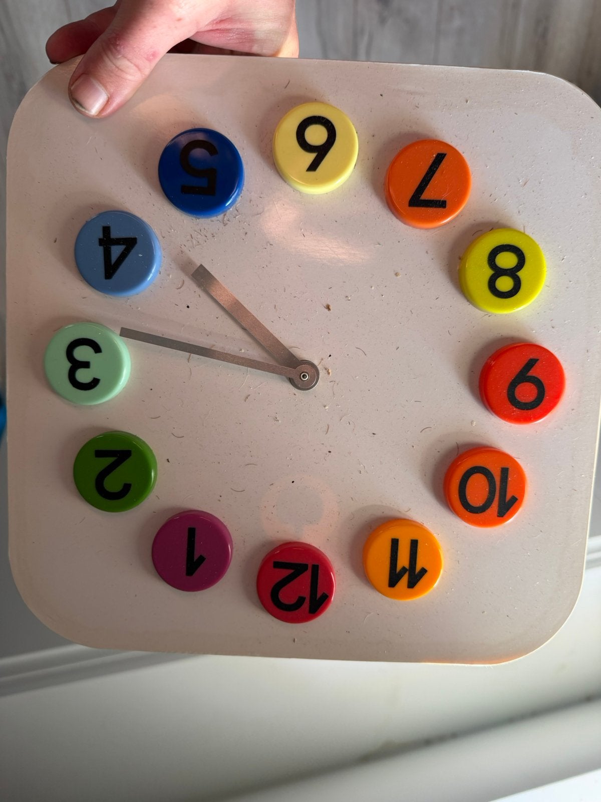 Retro klok, Ophalen