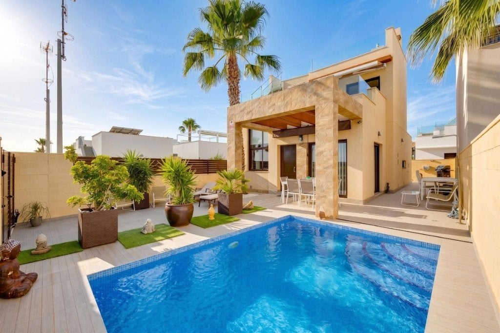 Villa individuelle avec piscine privée à Ciudad Quesada, Immo, Étranger, Village, 120 m², Maison d'habitation, Ciudad Quesada, Rojales