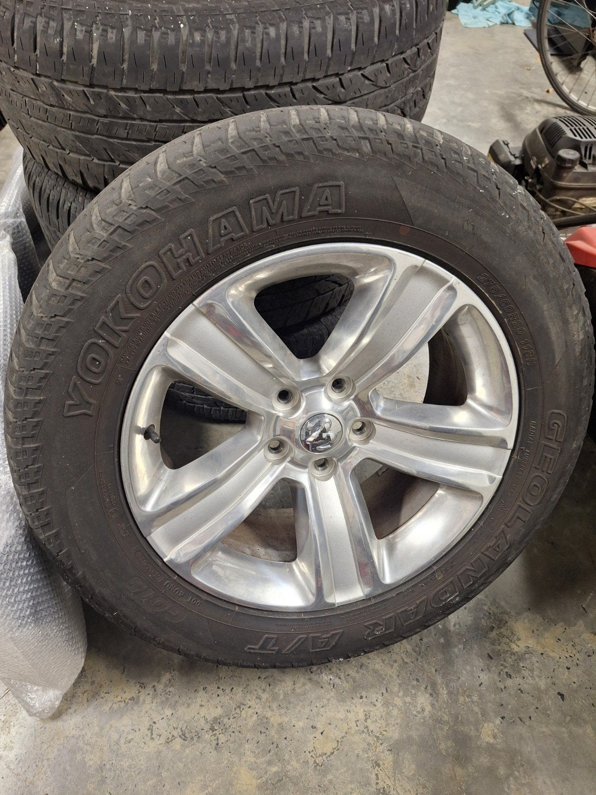 Dodge RAM set chrome velgen - 5 gaat, Ophalen, Gebruikt, 275 mm, Banden en Velgen