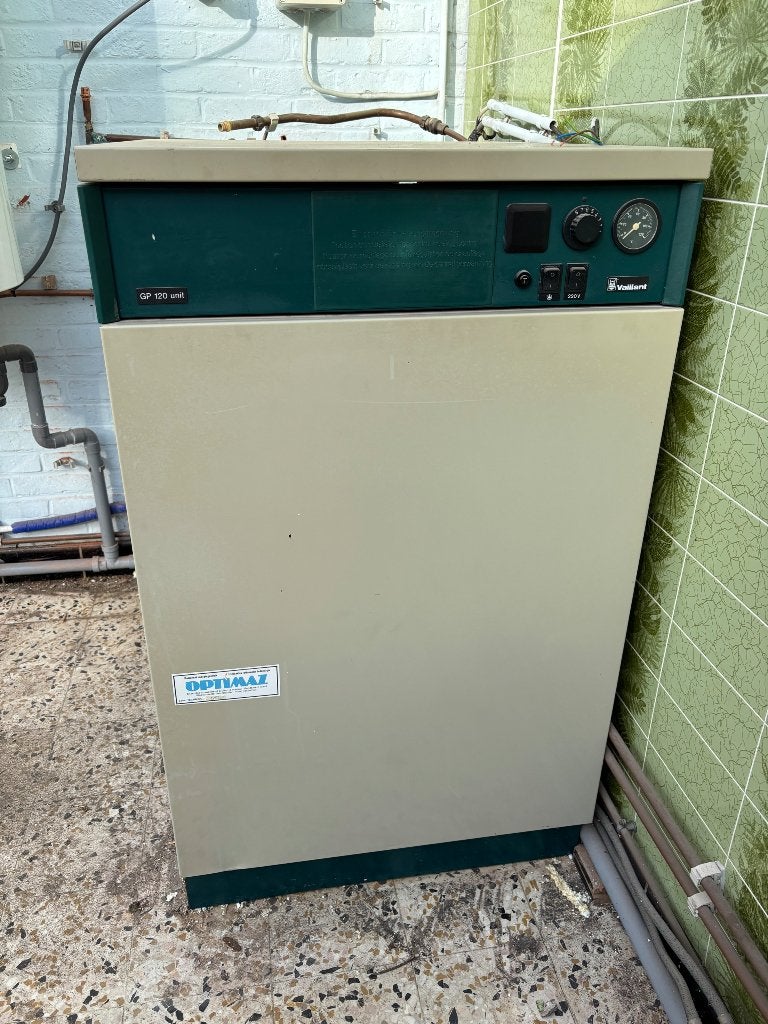 Verwarmingsketel Vaillant 32KW, Doe-het-zelf en Bouw, Ophalen, Gebruikt, Ouder dan 10 jaar