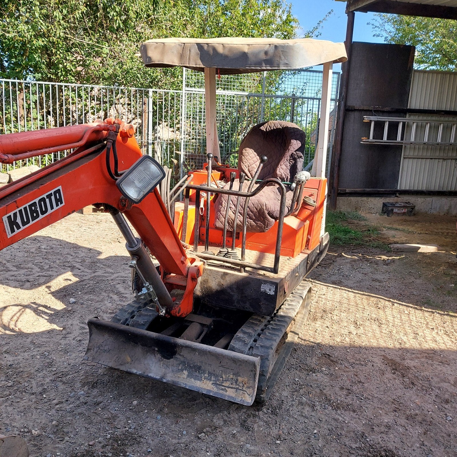 Kubota minigraver KH031, Articles professionnels, Machines & Construction | Grues & Excavatrices, Enlèvement, Excavatrice