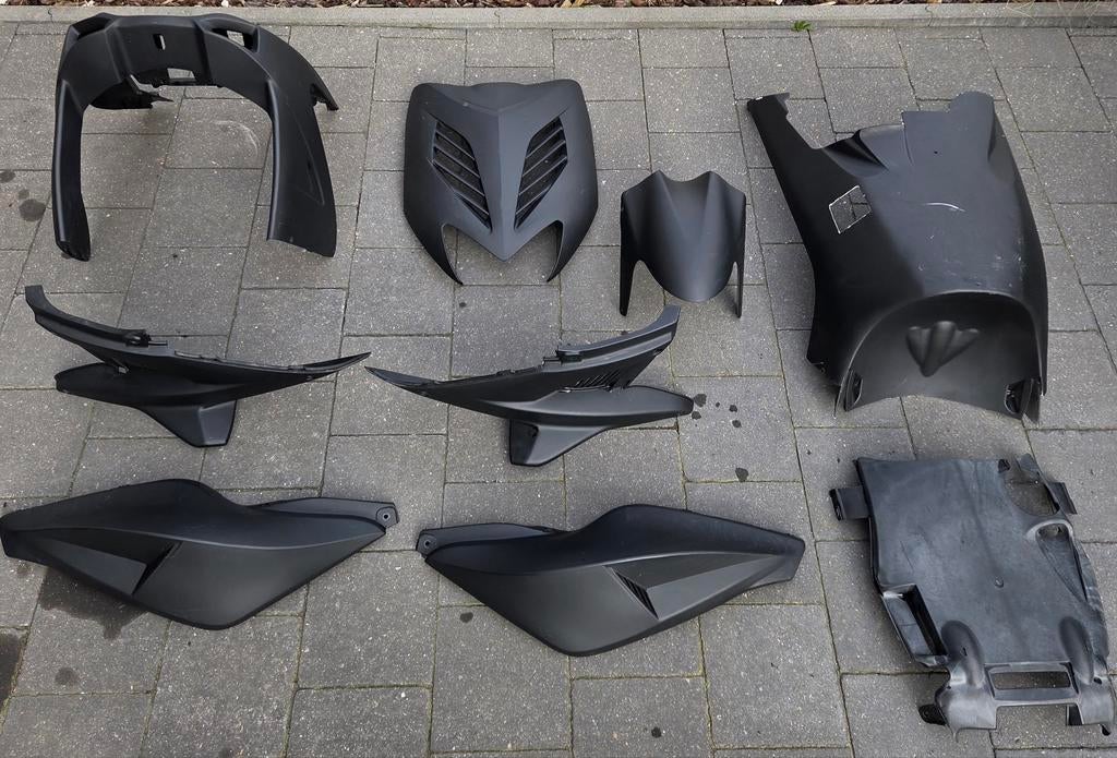 Yamaha aerox of mbk nitro kappenset beplating matzwart, Fietsen en Brommers, Ophalen, Aerox