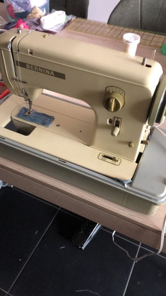 Degelijke Bernina 710 naaimachine, Hobby en Vrije tijd, Ophalen, Gebruikt, Naaimachine, Bernina