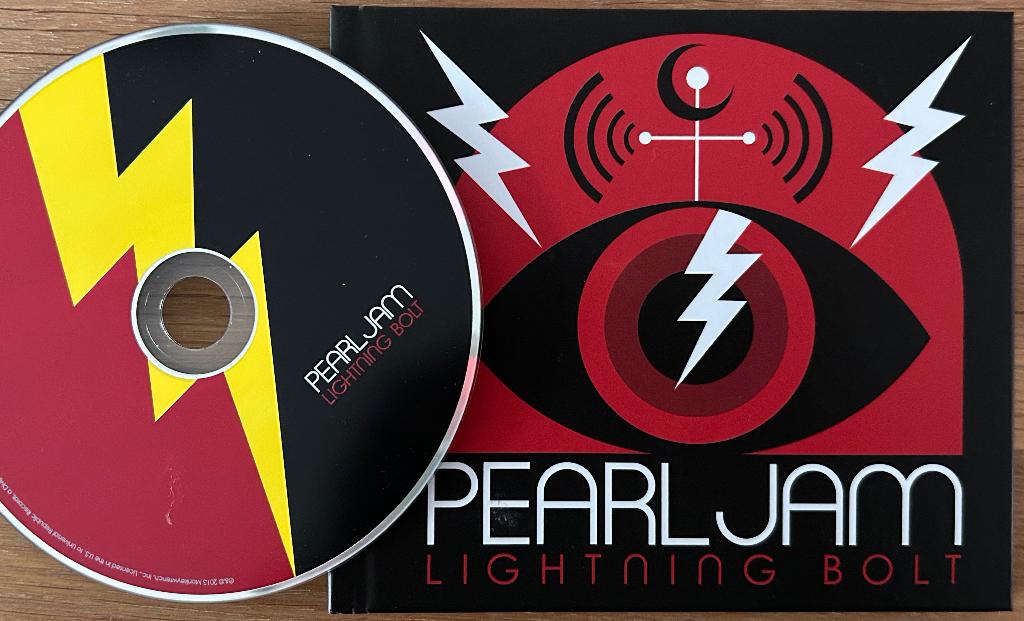 PEARL JAM - Lightning bolt ( CD; hard cover book ), Cd's en Dvd's, Cd's | Rock, Zo goed als nieuw, Poprock, Verzenden
