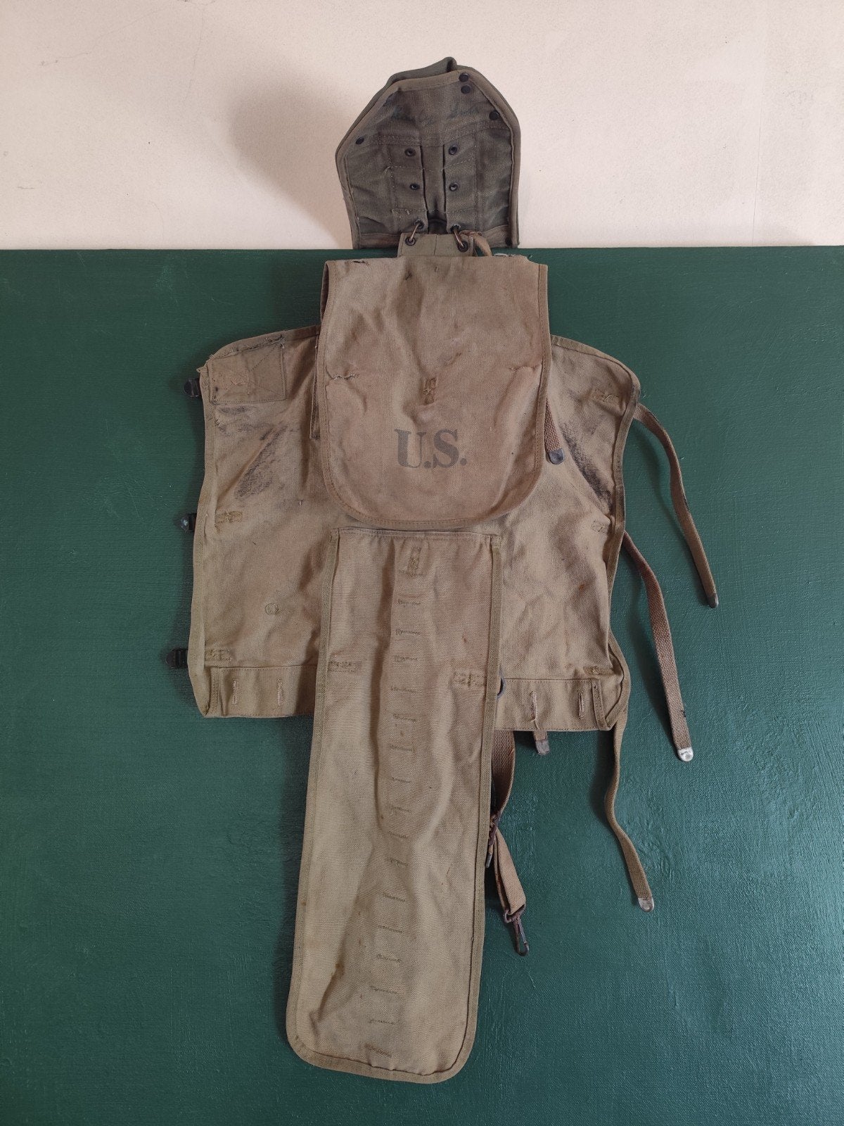 Havresac Boyt 42 US M1928 complet avec triangle Charnas WW2