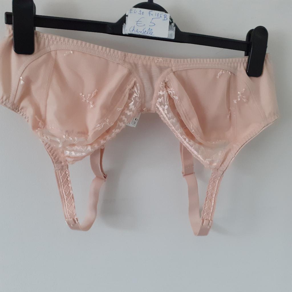CHANTELLE Nieuwe BH Maat: EU 90 FR 105   B  Prijs: € 5, Chantelle, Ophalen of Verzenden, Overige kleuren, BH