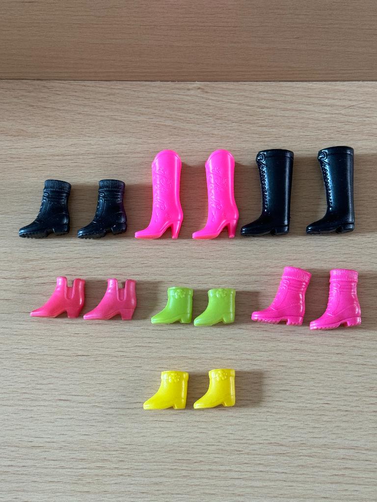 Barbie Set Boots ( 7 paar ), Verzamelen, Ophalen of Verzenden, Zo goed als nieuw, Accessoires
