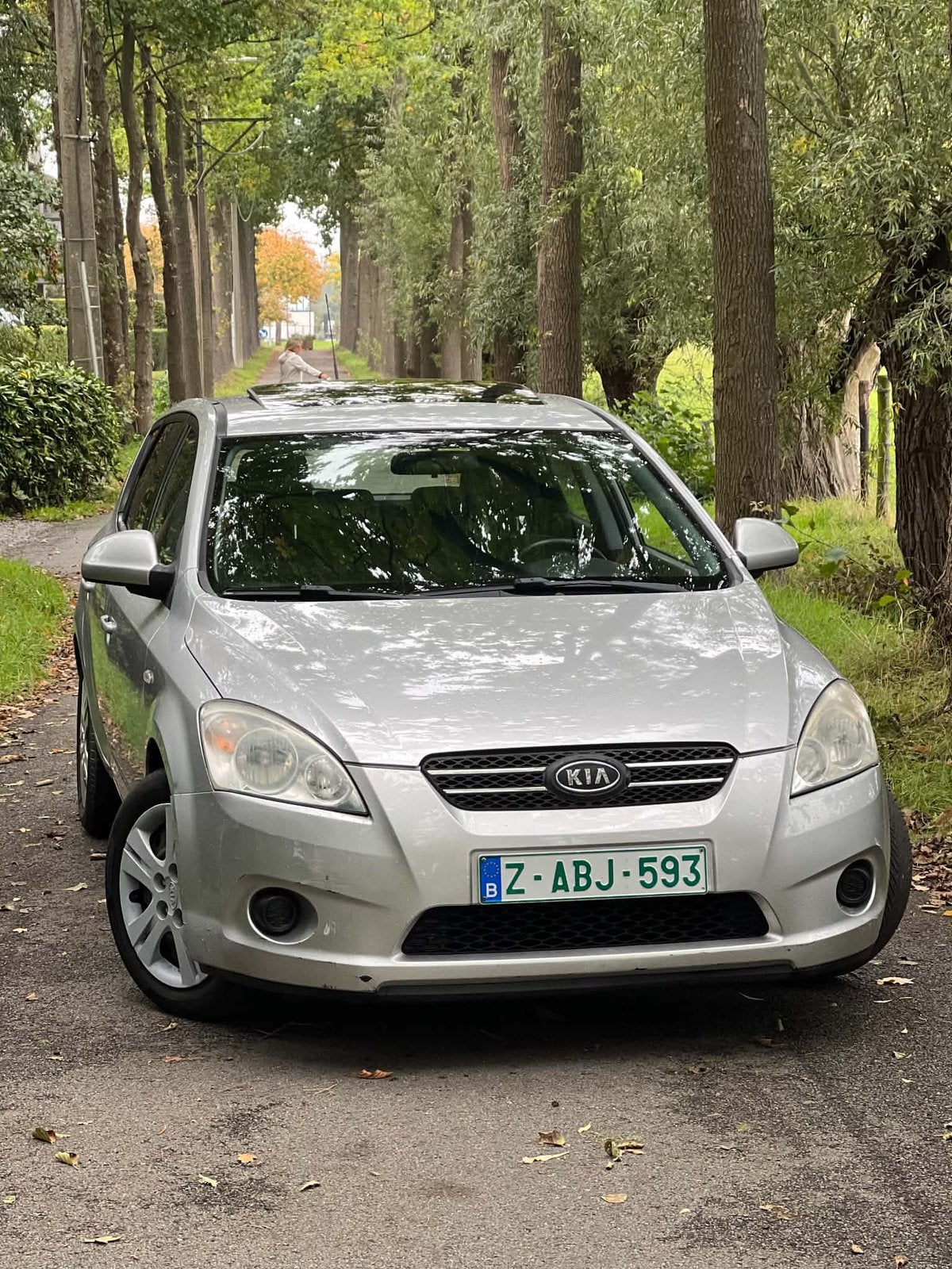 Kia creed 1.6 2007, Auto's, Voorwielaandrijving, https://public.car-pass.be/recalls?lang=nl, Zwart, Bedrijf