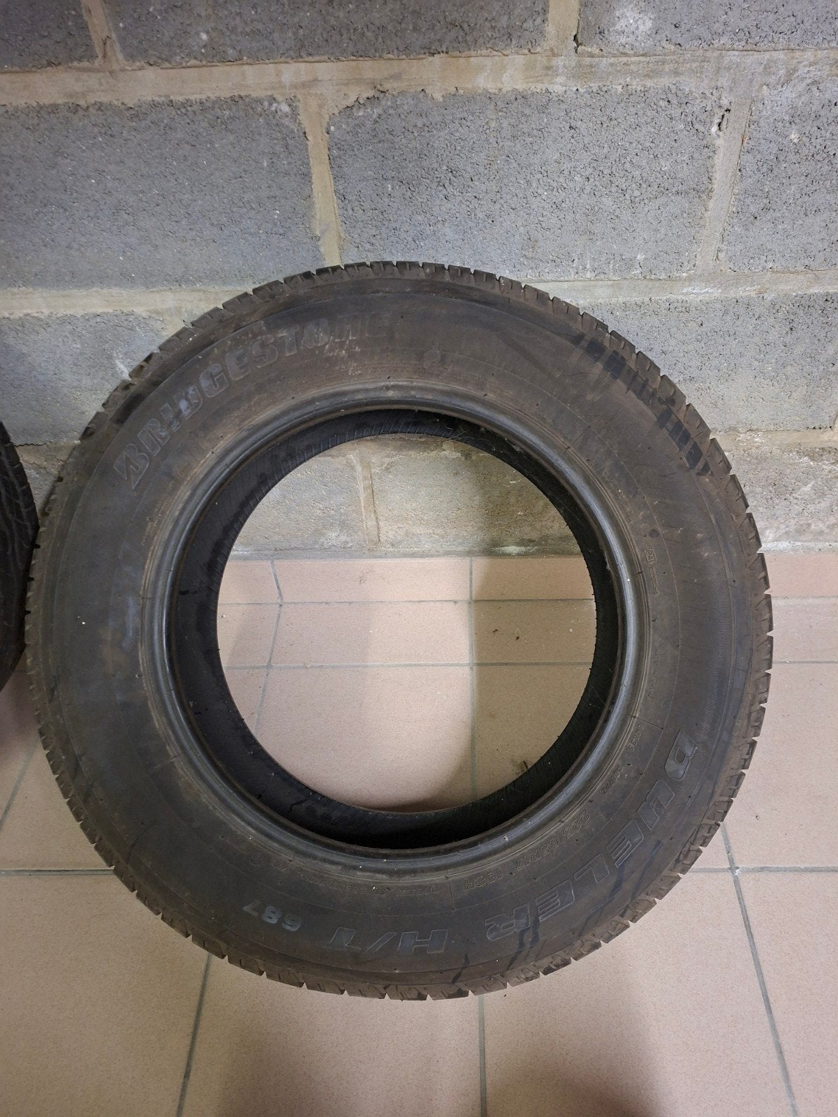 2 pneus neufs à vendre, Autos : Pièces & Accessoires, Enlèvement ou Envoi, Pneu(s)