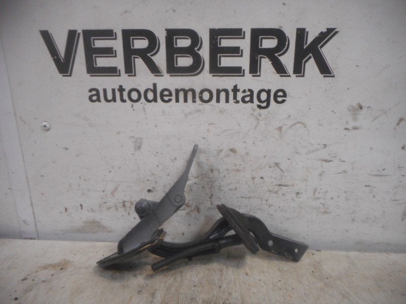 COFFRE COUVERCLE CHARNIERE DROIT Volvo V70 (GW / LW / LZ), Info@volvocars.com, Volvo Car Germany GmbH, Siegburger Straße 229
50679  Köln, DE