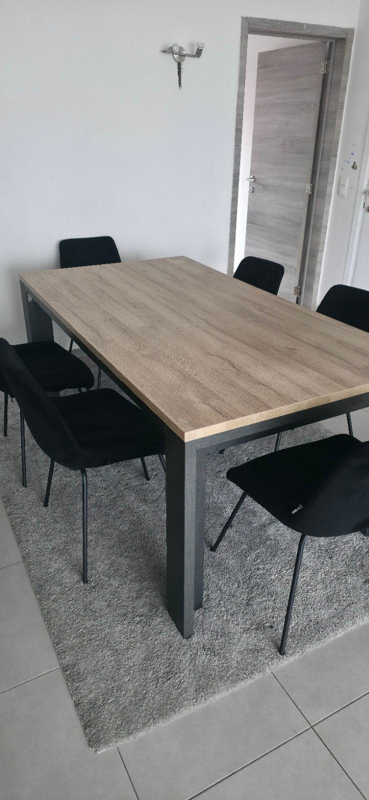 Table à manger + 6 chaises à vendre, Ophalen