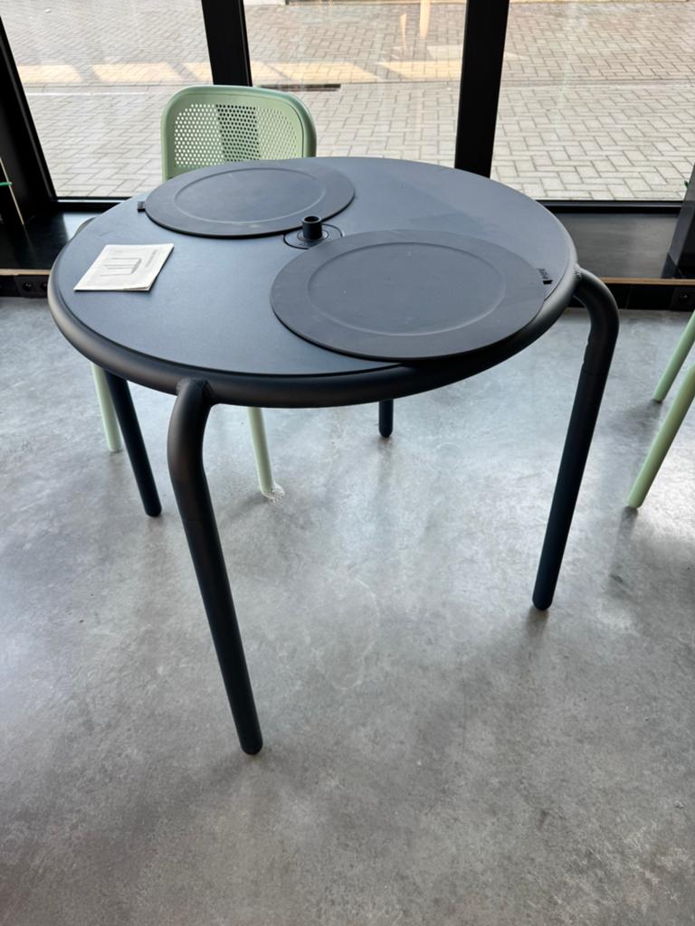 Kleurige set: Tafel + 2 stoelen Fatboy uit toonzaal, Tuin en Terras, Ophalen, Nieuw, Aluminium, Tuinset