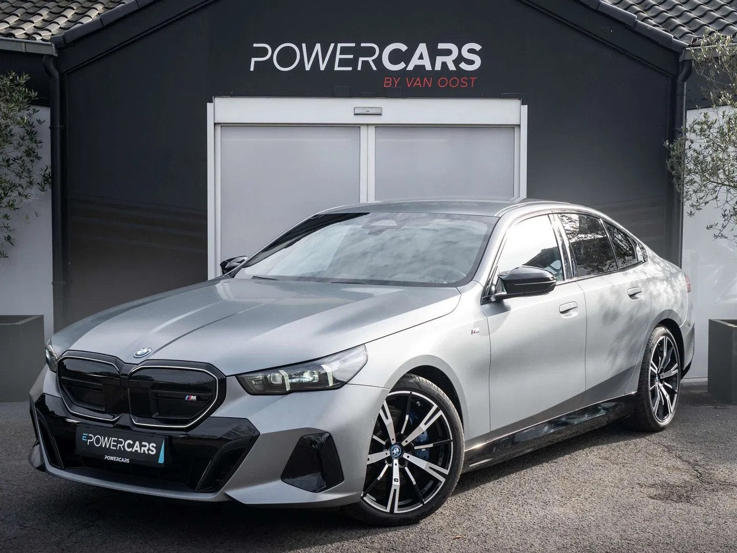 BMW i5 M60 xDrive | Frozen Pure Grey | M Sport Pro | SoH 97%, Gebruikt, Zwart, 442 kW, Zilver of Grijs