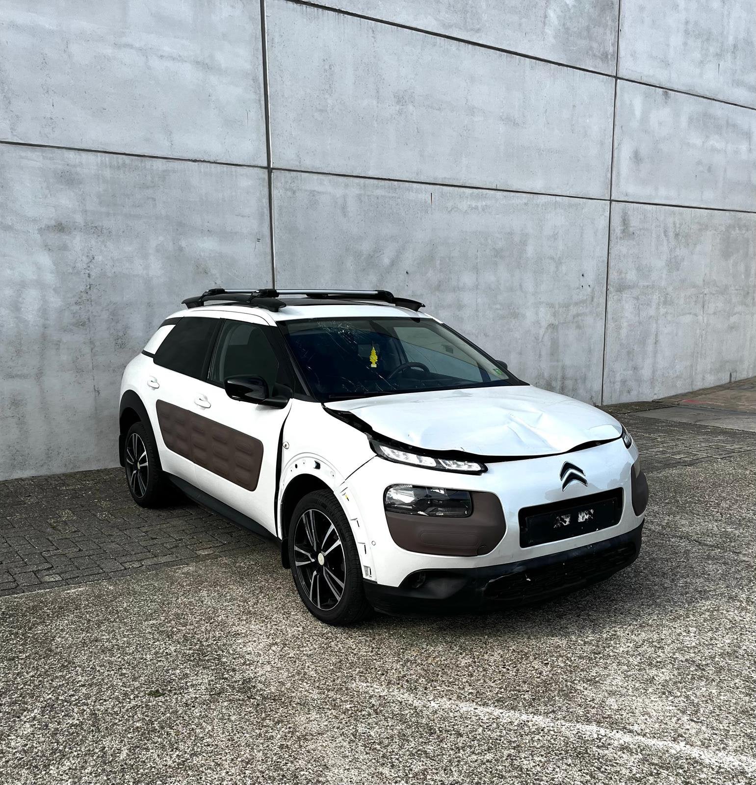 Citroen C4 Cactus 1.2Benzine 2015, Auto's, Voorwielaandrijving, Stof, Wit, Bruin