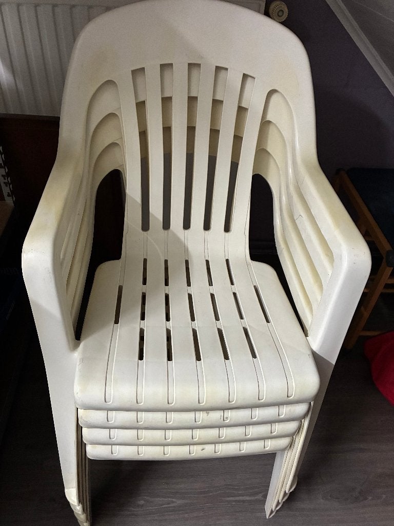4 witte stapelbare kunststof tuinstoelen met armleuningen, Tuin en Terras, Ophalen, Gebruikt, Kunststof, Stapelbaar