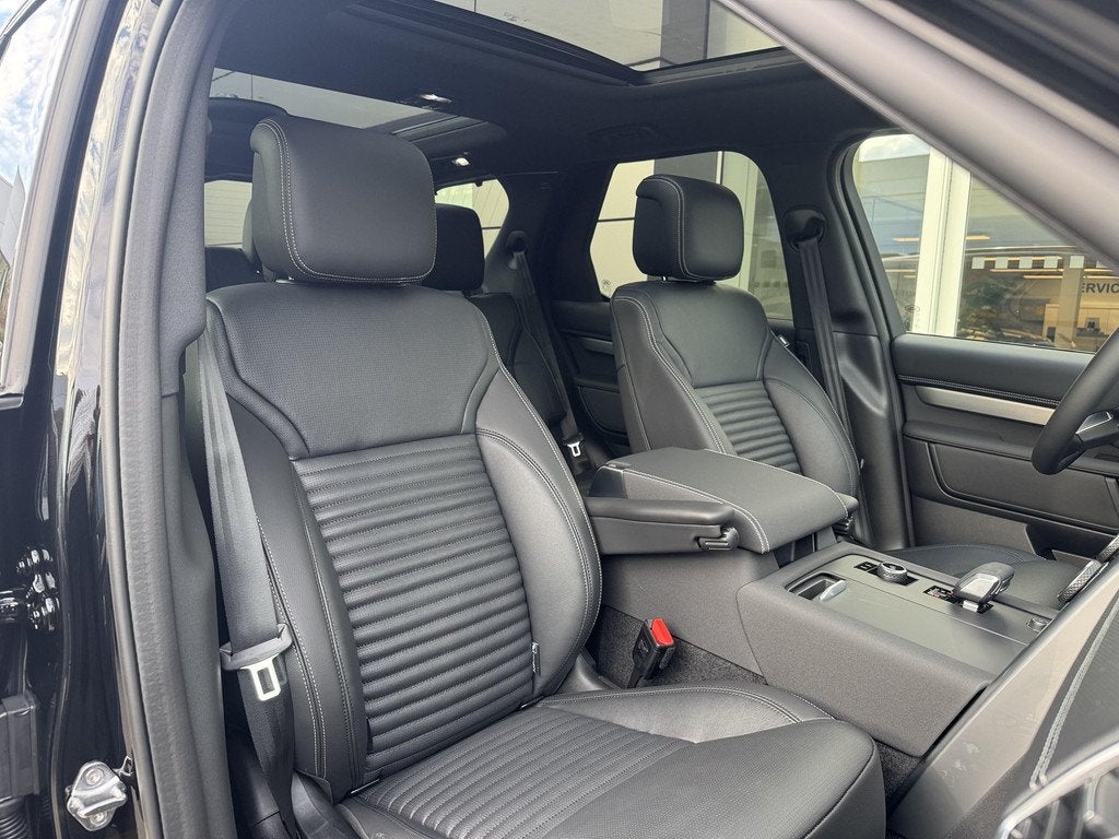 Land Rover Discovery D250 Dynamic SE AWD Auto. 25MY, Automaat, Zwart, 2442 kg, Leder
