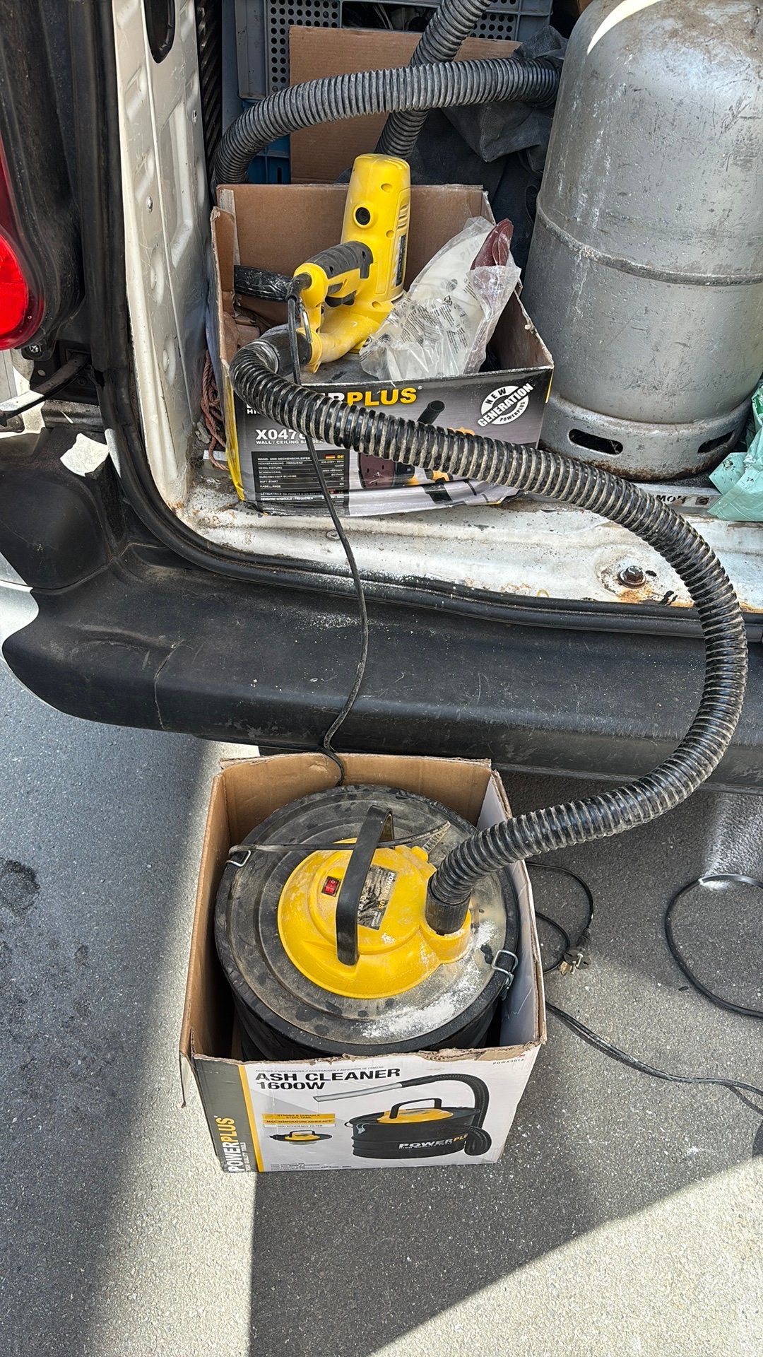 Powerplus ponceuse et aspirateur, Enlèvement, Utilisé