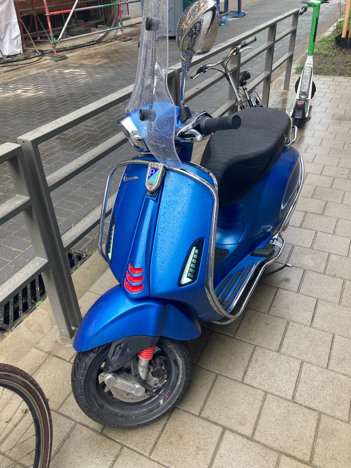 Vespa sprint A klasse, Ophalen, Zo goed als nieuw