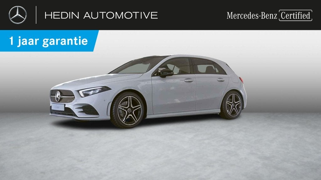 Mercedes-Benz A-klasse 180 Hatchback AMG Line | Panoramisch, Stof, Gebruikt, Zwart, 136 pk