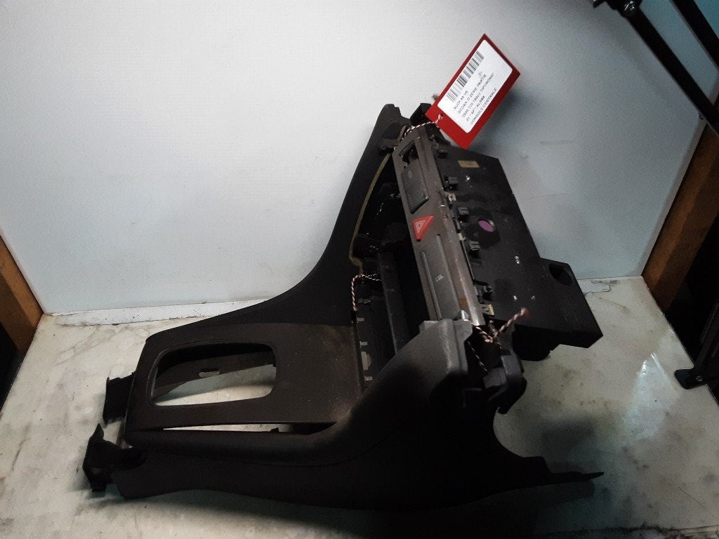 CONSOLE CENTRALE Audi A6 (C5) (01-1997/01-2005), Mevr. I. Hauben, Audi, Utilisé, Rue de l'Espoir 34 34
4030  GRIVEGNÉE, BE